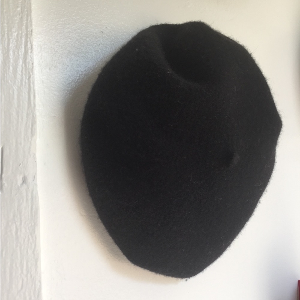 Black wool beret
